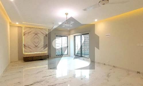 Ideally Located Flat Of 10 Marla Is Available For rent In Lahore