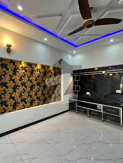 5 Marla Brand New House For Sale And Direct Meeting With Owner In Park View City Lahore.