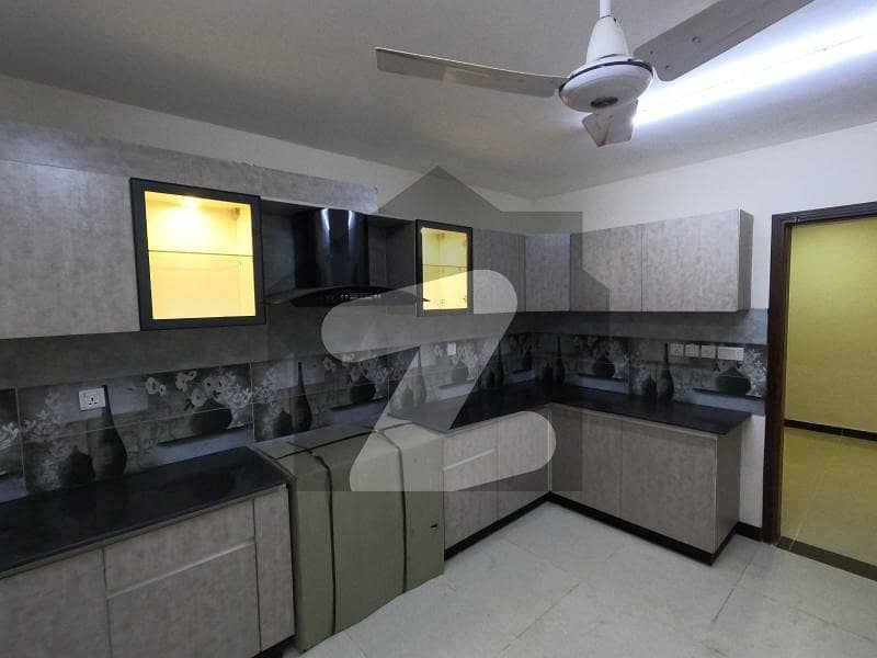 A 3000 Square Feet Flat In Karachi Is On The Market For sale