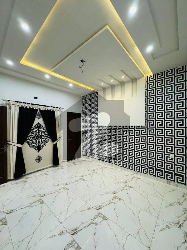 ستیانہ روڈ فیصل آباد میں 3 کمروں کا 4 مرلہ مکان 1.45 کروڑ میں برائے فروخت۔