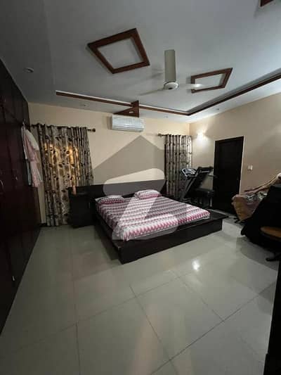 گلستانِِ جوہر ۔ بلاک 14 گلستانِ جوہر,کراچی میں 6 کمروں کا 18 مرلہ مکان 8.5 کروڑ میں برائے فروخت۔