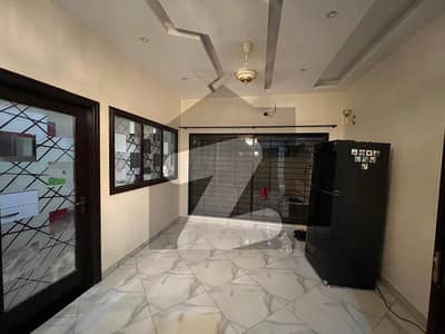 With Sui Gas Meter10 Marla Used House For Sale In A Block Central Park Lahore