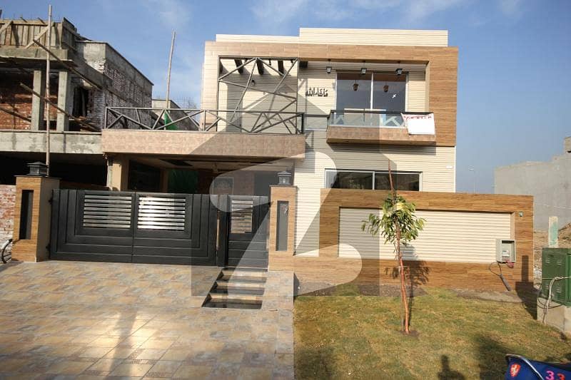 10 Marla Luxury Solid Constructed House In Most Prime Location,