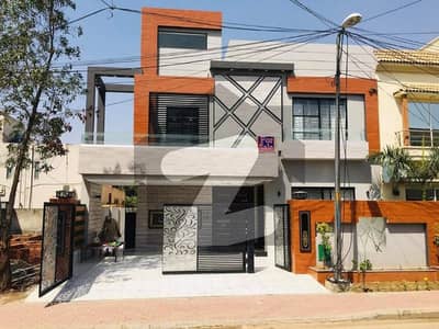 10 Marla Architect Designer house with gass for sale hot location bahria