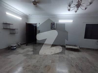 بہادر آباد گلشنِ اقبال ٹاؤن,کراچی میں 3 کمروں کا 7 مرلہ فلیٹ 75.0 ہزار میں کرایہ پر دستیاب ہے۔