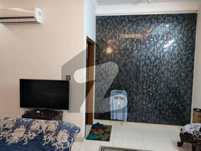 ای ۔ 11 اسلام آباد میں 5 کمروں کا 10 مرلہ مکان 6.25 کروڑ میں برائے فروخت۔
