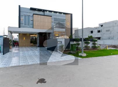 1 Kanal Modern Bungalow For Sale At Hot Location Near To Park School Commercial