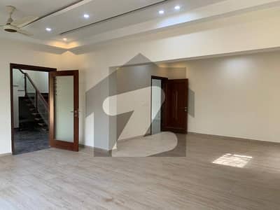 1 Kanal Full House Available For Rent In DHA Phase 8 Ex Park View