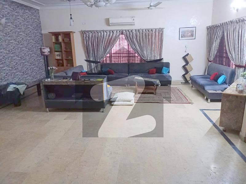 One Kanal Corner Double Unit House For Sale