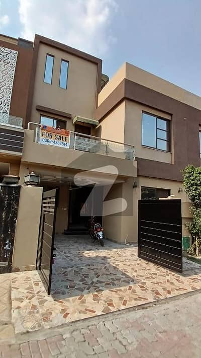 5 Marla Used Just Like New Main Boulevard Location For Sale In Bahria Town Lahore