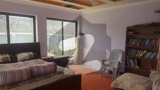 کاغان کالونی ایبٹ آباد میں 8 کمروں کا 10 مرلہ مکان 3.4 کروڑ میں برائے فروخت۔