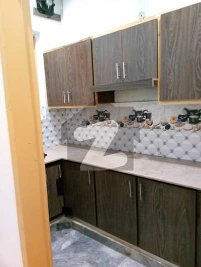upper portion of a house 3 beds at wakeel colony for rent