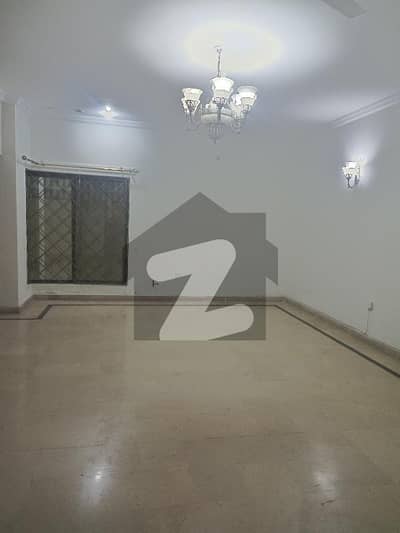 Bahria Town Phase 3 1 kanal basement Available for Rent