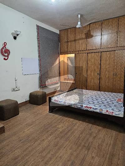 Semi Furnished Flat In The Heart Of Gulberg Lahore For Rent