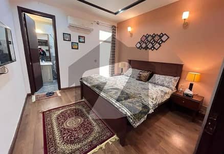 01 BED LUXURY FURNISHED APPARTMENT AVAILBLE FOR RENT AT GULBERG GREEEN ISLAMABAD