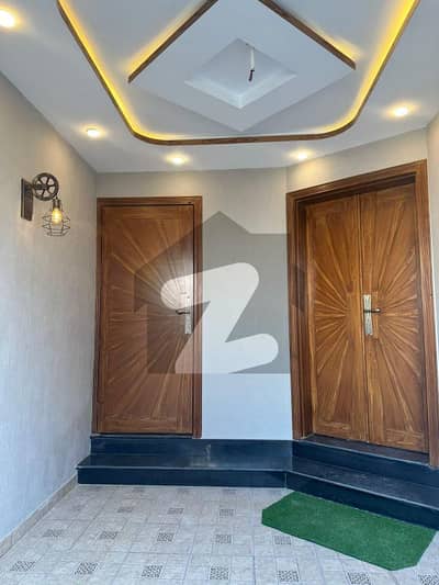 5 Marla Brand New house For Sale And Direct Meeting With Owner In Park View City Lahore.