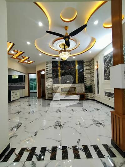 سوان گارڈن ۔ بلاک اے سوان گارڈن,اسلام آباد میں 6 کمروں کا 12 مرلہ مکان 4.85 کروڑ میں برائے فروخت۔
