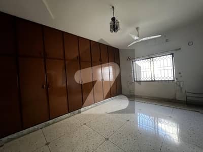 ڈی ایچ اے فیز 5 ڈی ایچ اے ڈیفینس,کراچی میں 5 کمروں کا 1 کنال مکان 8.25 کروڑ میں برائے فروخت۔