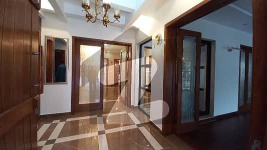 ابدالینزکوآپریٹو ہاؤسنگ سوسائٹی لاہور میں 8 کمروں کا 14 مرلہ مکان 3.1 لاکھ میں کرایہ پر دستیاب ہے۔