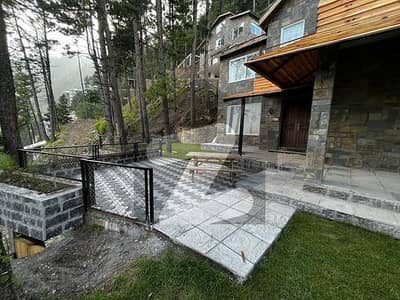 BEAUTIFUL FLAT AVAILABLE IN KASHMIR POINT MURREE