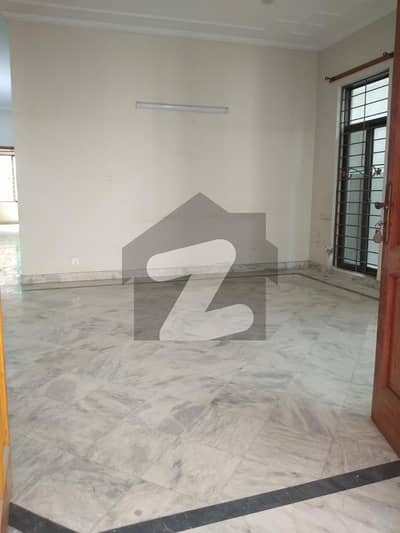 10 Marla House For Rent at DHA Main Bullevard lhr cantt