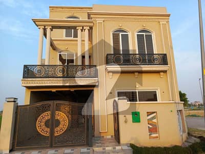 CORNER BRAND NEW 5 MARLA HOUSE FOR SALE IN VERY REASONABLE PRICE