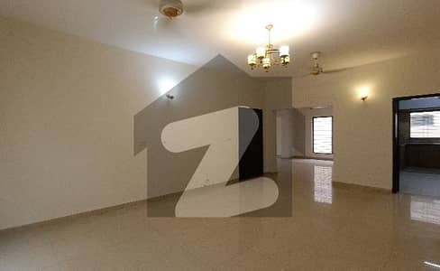 عسکری 10 عسکری,لاہور میں 4 کمروں کا 17 مرلہ مکان 7.74 کروڑ میں برائے فروخت۔