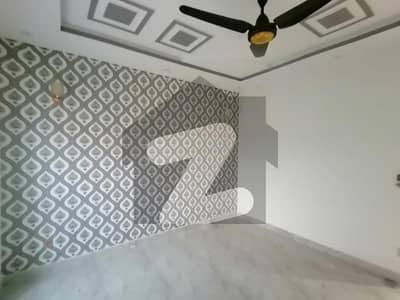 ای ایم ای سوسائٹی لاہور میں 3 کمروں کا 1 کنال بالائی پورشن 1.0 لاکھ میں کرایہ پر دستیاب ہے۔