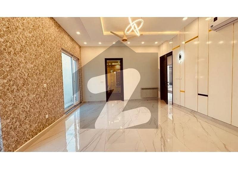 1 Kanal House for sale DHA phase 7 Y block top location