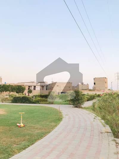 صائمہ لگژری ہومز کراچی میں 4 کمروں کا 10 مرلہ مکان 3.15 کروڑ میں برائے فروخت۔