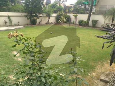 ڈی ایچ اے فیز 3 ڈیفنس (ڈی ایچ اے),لاہور میں 5 کمروں کا 2 کنال مکان 5.5 لاکھ میں کرایہ پر دستیاب ہے۔