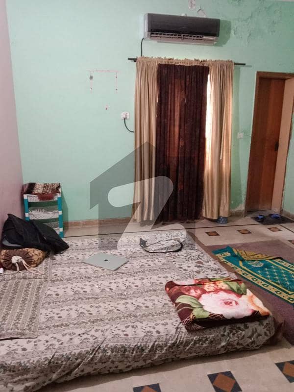 جوہر ٹاؤن لاہور میں 4 کمروں کا 5 مرلہ مکان 2.0 کروڑ میں برائے فروخت۔