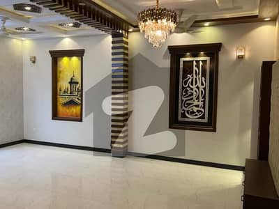 5 MARLA BEAUTIFUL FULL HOUSE FOR RENT SECTOR D BAHRIA TOWN LAHORE
