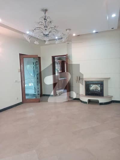 ONE KANAL FULL HOUSE AVAILABLE FOR RENT IN DHA PHASE 4 LAHORE