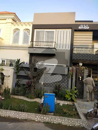 10 Marla New House Near Park, Market & Mosque Available For Rent