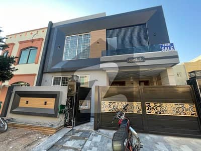5 Marla Ideal Location Beautiful House For Sale In Ali Block Bahria Town Lahore