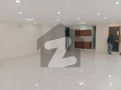 ایف ۔ 7 مرکز ایف ۔ 7,اسلام آباد میں 3 کمروں کا 4 مرلہ عمارت 18.1 کروڑ میں برائے فروخت۔