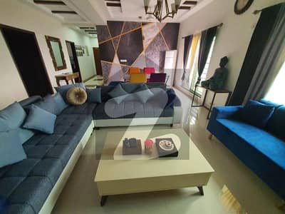 10 MARLA FULLY FURNISHED LUXURY APARTMENT WITH HOT LOCATION AVAILABLE FOR RENT