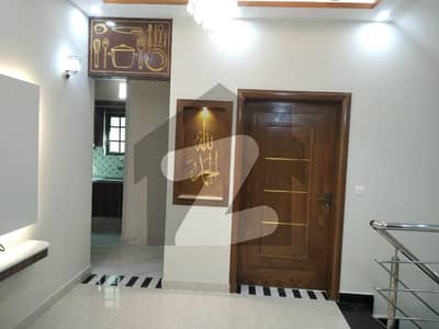 8 Marla Upper Portion With Gas Is Available For Rent In Bahria Town Lahore ON RENT