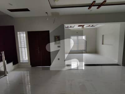 5 MARLA LOCK OPTION AVAILABLE FOR RENT IN BAHRIA TOWN LAHORE