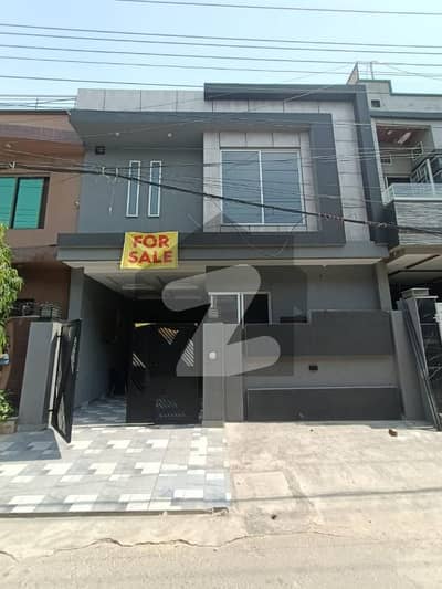 5 Marla Modern House For Sale In Johar Town Phase 2 Near Emporium Mall Or 7 Star Hotel
