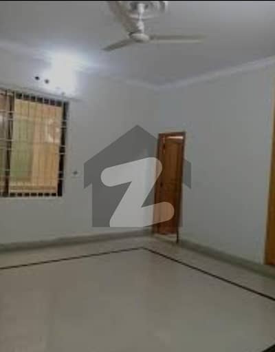 نارتھ کراچی - سیکٹر 11-C/1 نارتھ کراچی,کراچی میں 4 کمروں کا 16 مرلہ مکان 1.25 لاکھ میں کرایہ پر دستیاب ہے۔