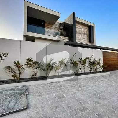 LUXURIOUS 6 BEDROOM BUNGALOW 666 YARDS FOR RENT IN DHA PHASE-VI NEAR SOUTHEND CLUB