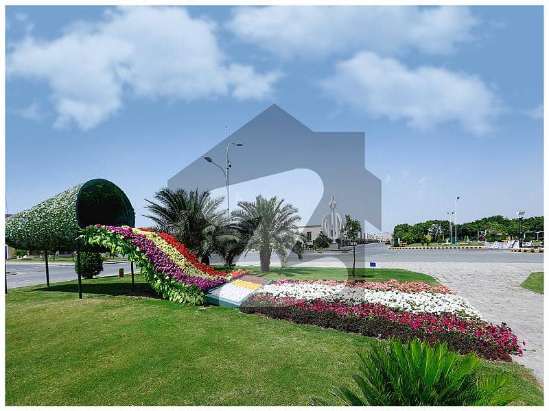 5 Marla Facing Park Plot for Sale in Alamgir Block, Sector F, Bahria Town Lahore.