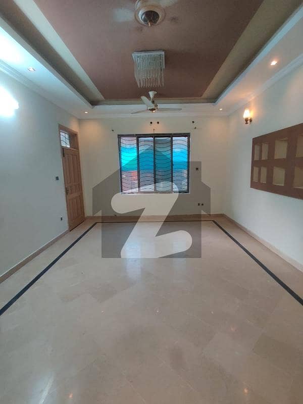 Size 3570
Ground portion available for rent in G13 
3 bedroom 
4 Wash room 
1 kitchen 
1 TV lounge 
1 drawing room 
1 car parking 
All facilities available r separate 
Contact:
03116223300
03116223300