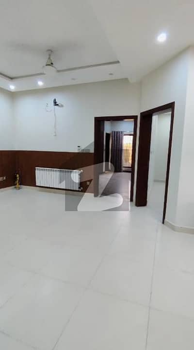 10 Marla House For Rent In Overseas 2 Bahria Town Phase 8