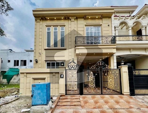 Centrally Located House Available In Citi Housing Society For sale