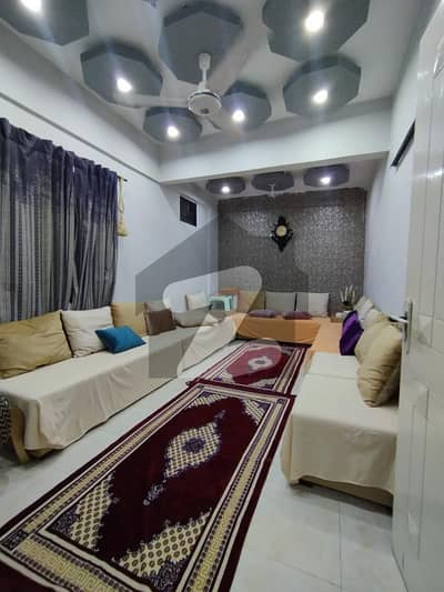 گلشنِ اقبال ٹاؤن کراچی میں 3 کمروں کا 6 مرلہ فلیٹ 1.4 کروڑ میں برائے فروخت۔