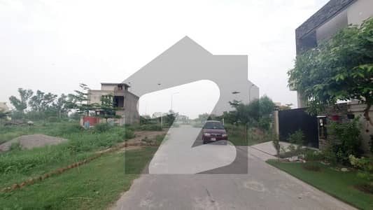 5 Marla Plot No. 802 Block B At Prime Location For Sale In DHA Phase 9 Town