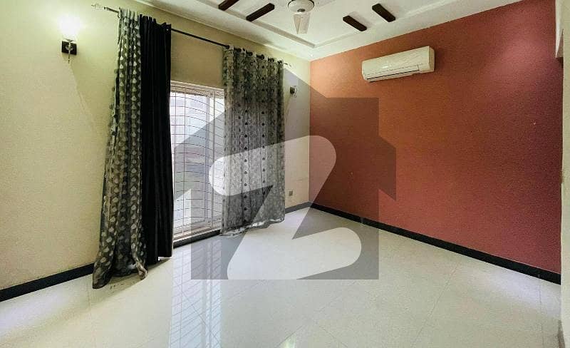 بحریہ ٹاؤن ۔ بلاک بی بی بحریہ ٹاؤن سیکٹرڈی,بحریہ ٹاؤن,لاہور میں 3 کمروں کا 5 مرلہ مکان 1.8 کروڑ میں برائے فروخت۔